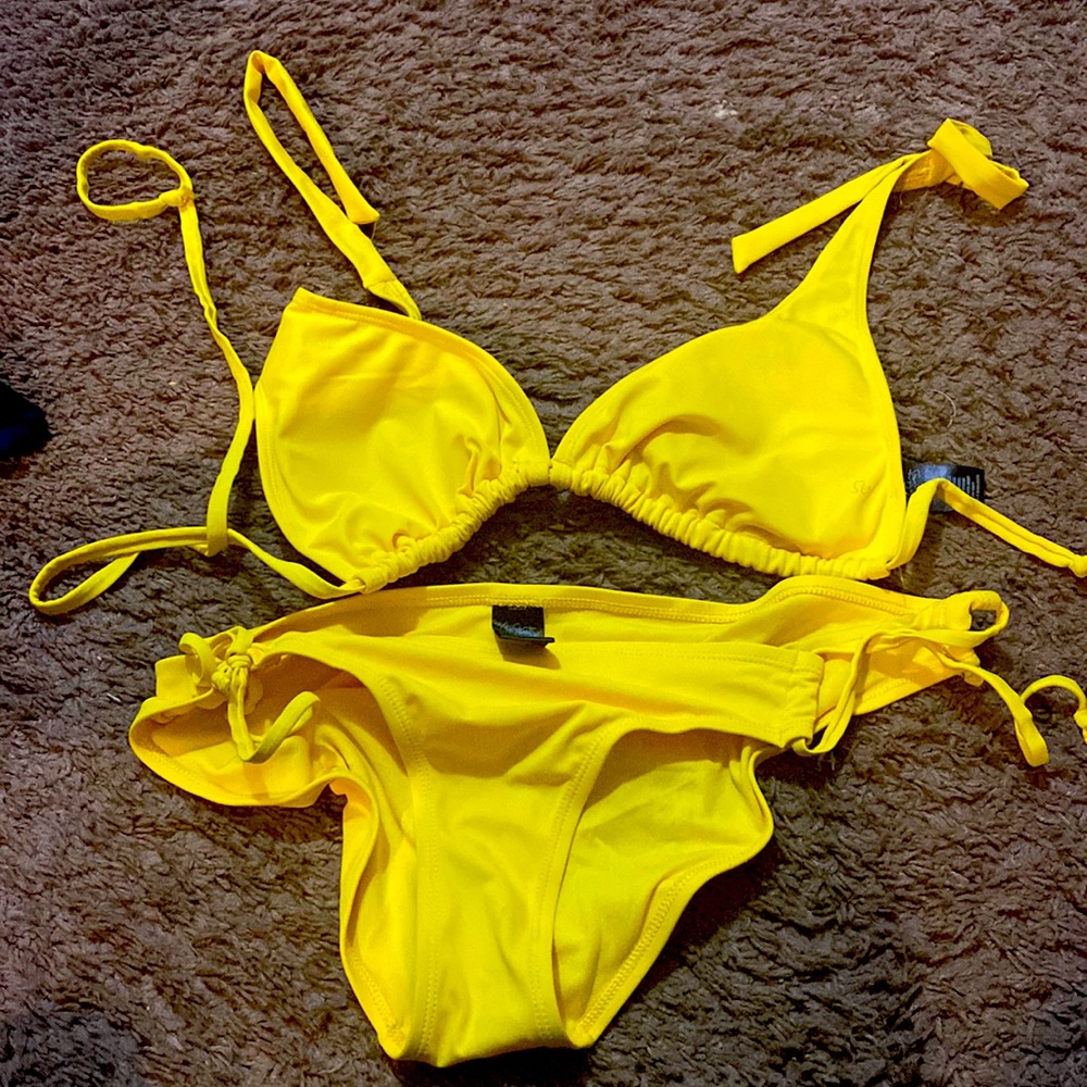 Never worn in good condition